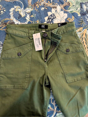 Kut from the Kloth Meg Wide Leg w/ Utility Pockets Pant Green Pants Size 8